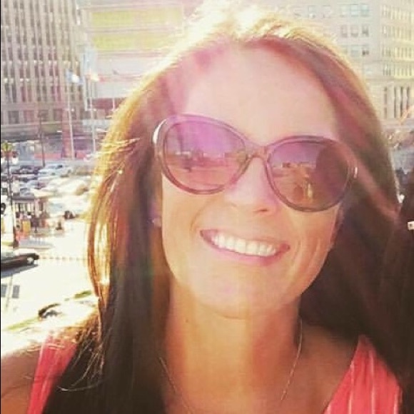 Meet your Posher, Rebecca - Picture 1 of 1